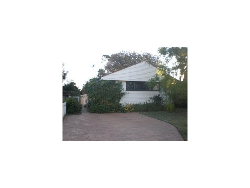 8 Festival Street, Sadleir NSW 2168