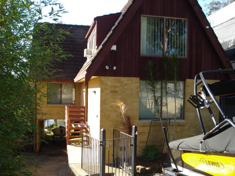 12 St George Crescent, Sandy Point NSW 2172