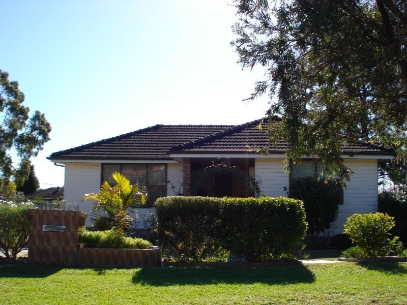 3 Quist Avenue, Lurnea NSW 2170