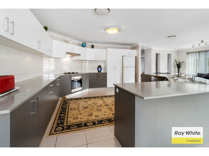 120 Kendall Drive, Casula NSW 2170
