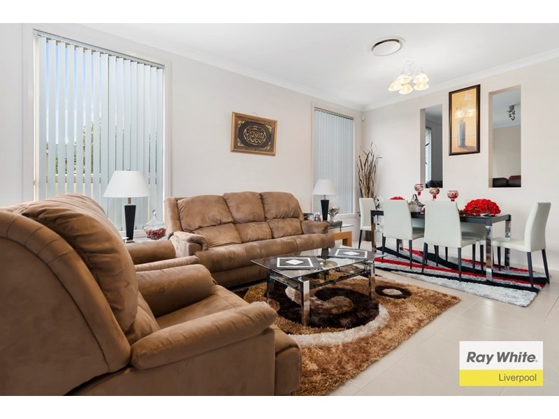 120 Kendall Drive, Casula NSW 2170