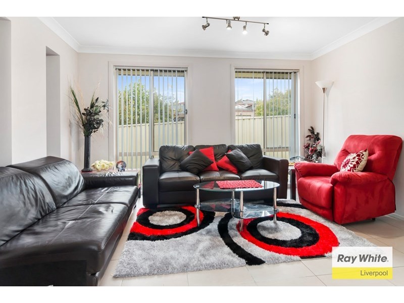 120 Kendall Drive, Casula NSW 2170