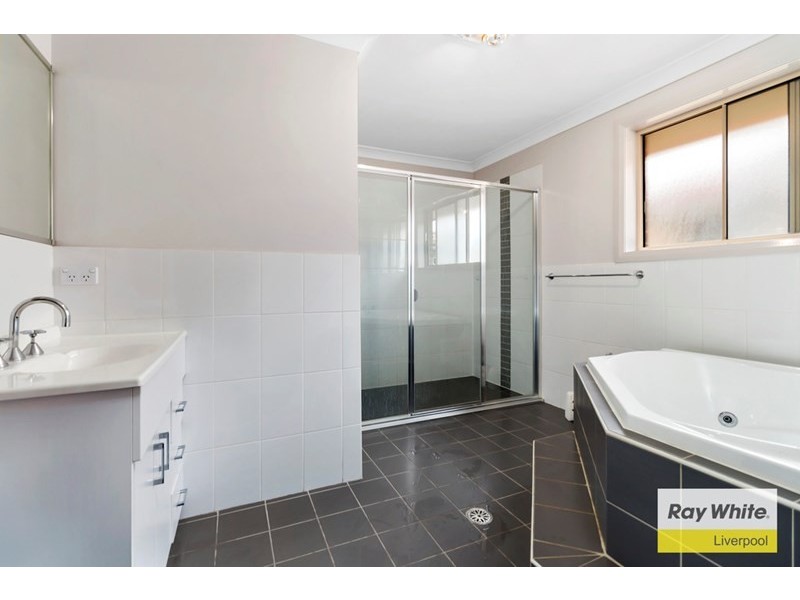 120 Kendall Drive, Casula NSW 2170