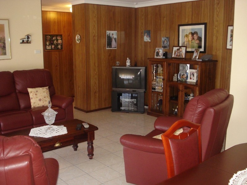 106 Melbourne Avenue, St Johns Park NSW 2176