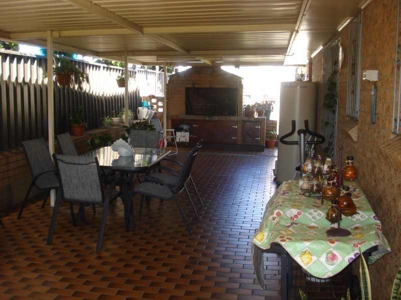 106 Melbourne Avenue, St Johns Park NSW 2176