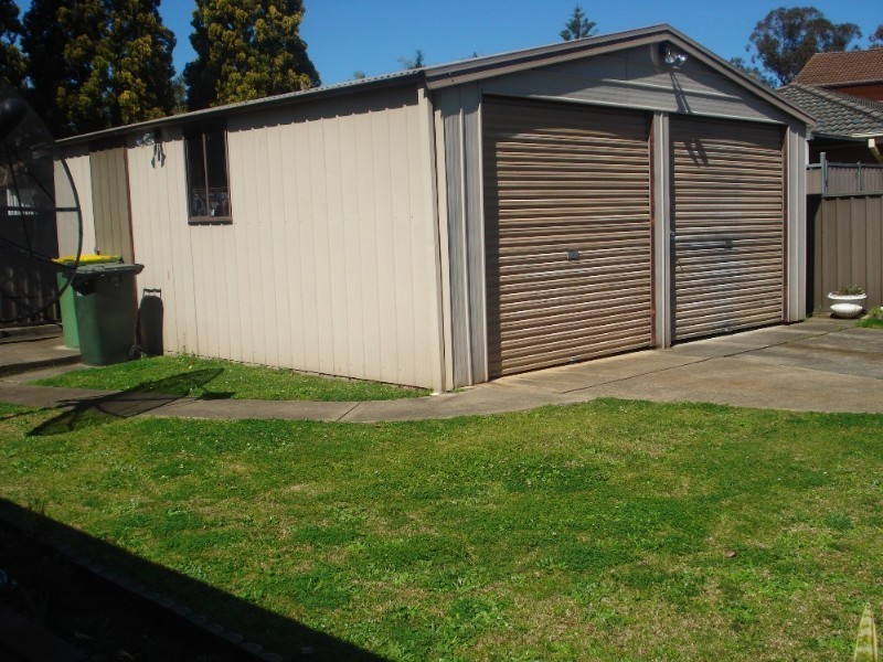 106 Melbourne Avenue, St Johns Park NSW 2176