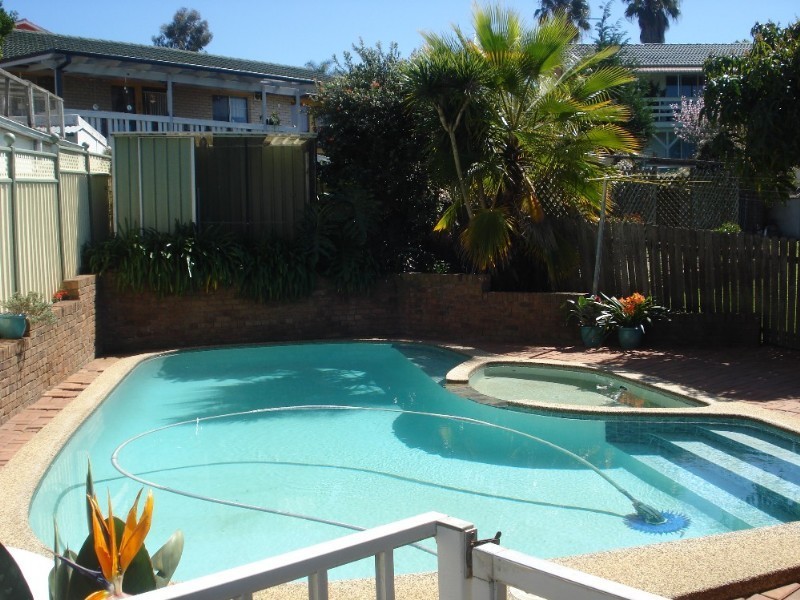 71 St Andrews Blvde, Casula NSW 2170