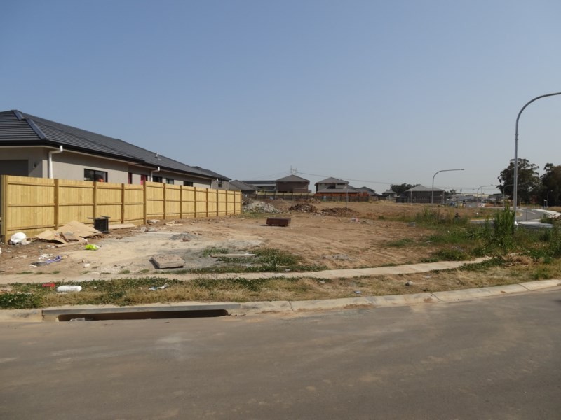 28 Kew Road, Carnes Hill NSW 2171