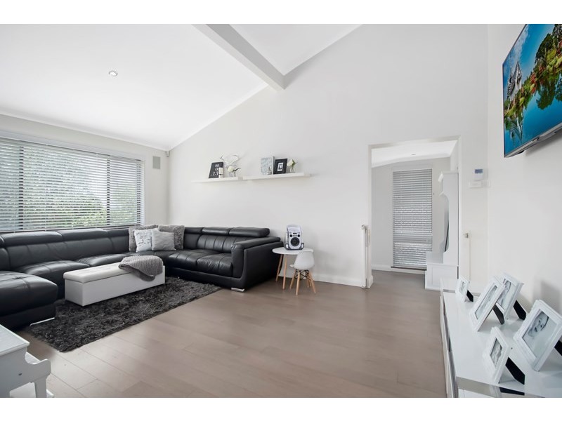 4 Lorne Place, Bossley Park NSW 2176