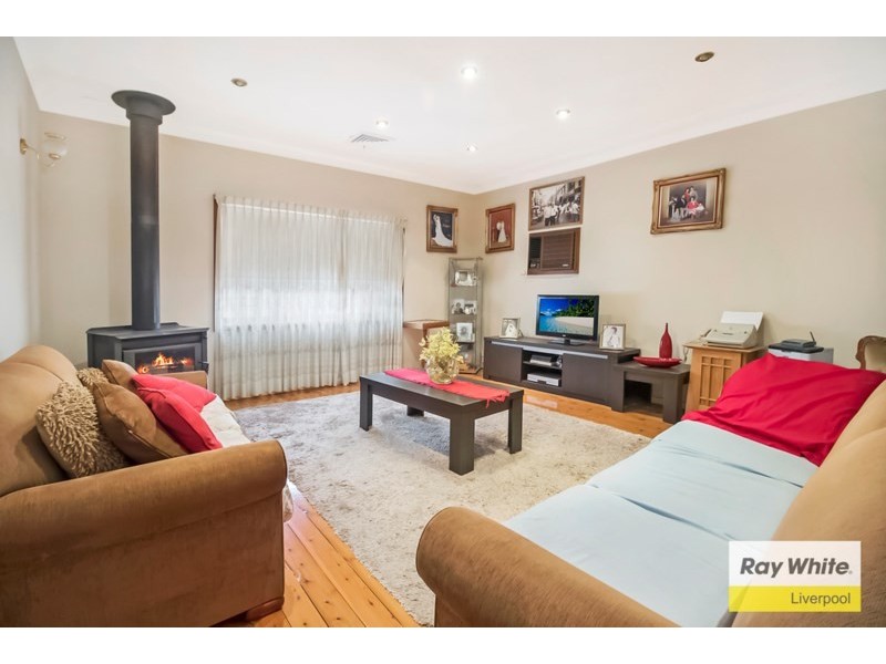 12 Bradshaw Avenue, Moorebank NSW 2170