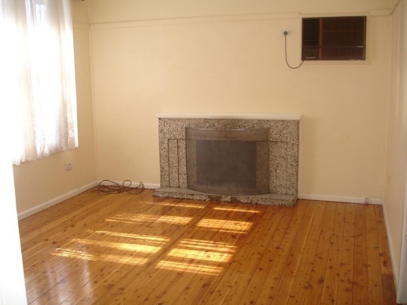 38 Hinkler Avenue, Warwick Farm NSW 2170