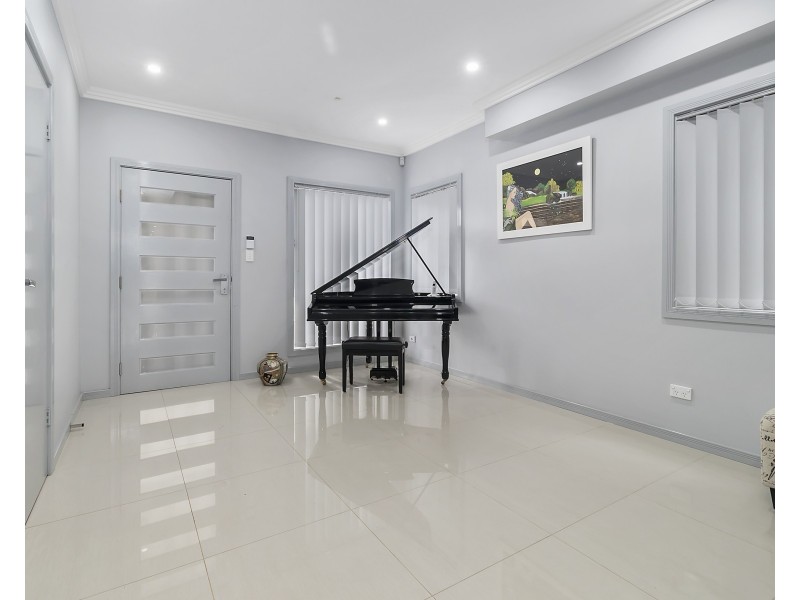 15A Templeton Crescent, Moorebank NSW 2170