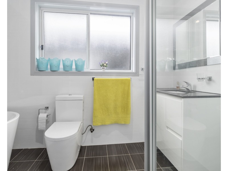 15A Templeton Crescent, Moorebank NSW 2170