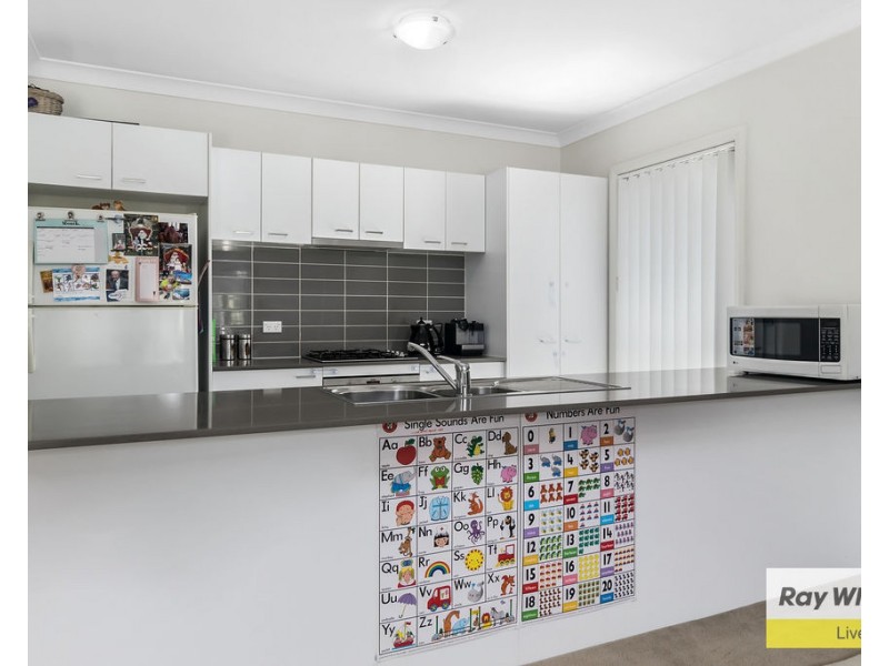 6 Brothers Lane, Glenfield NSW 2167