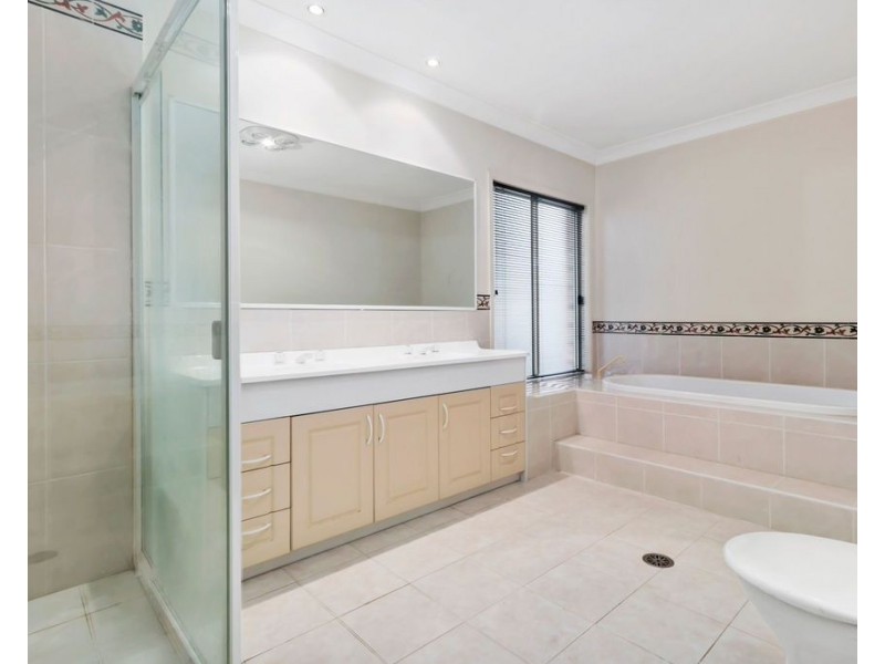 16 Aintree Close, Casula NSW 2170
