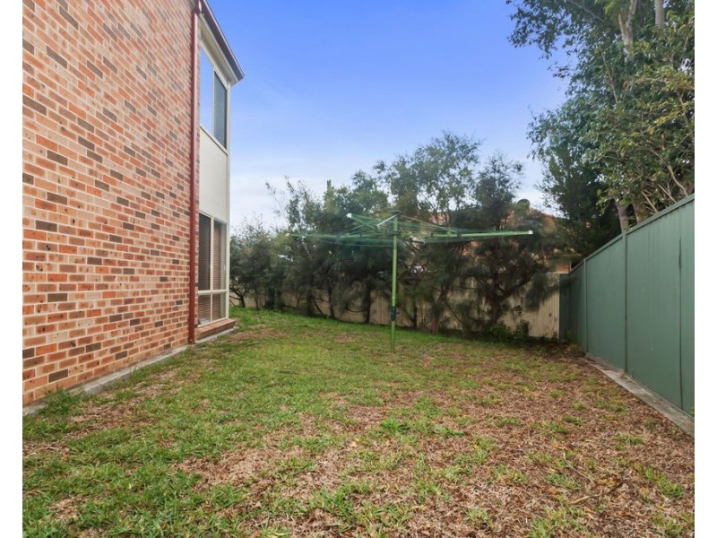 16 Aintree Close, Casula NSW 2170