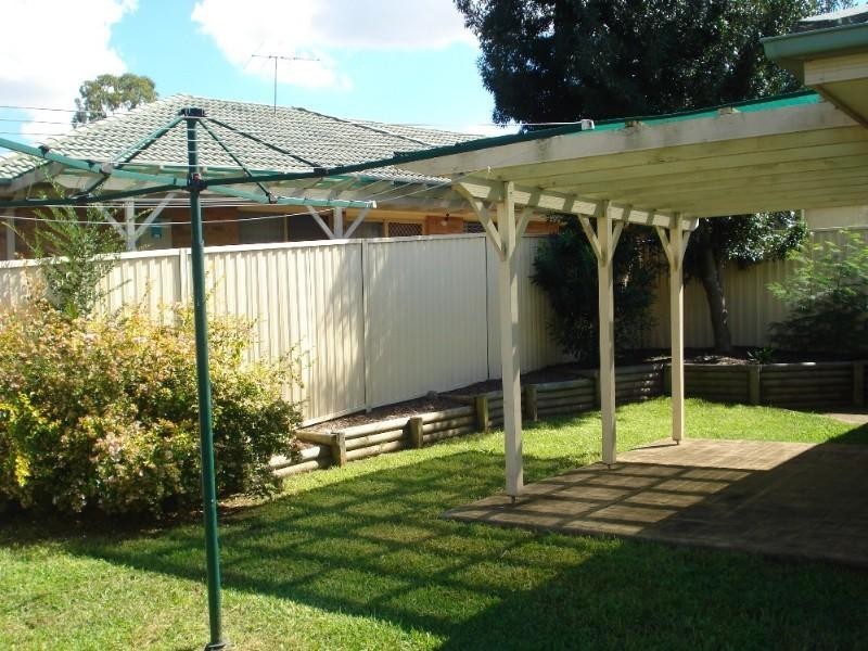 21 Barrington Crescent, Holsworthy NSW 2173