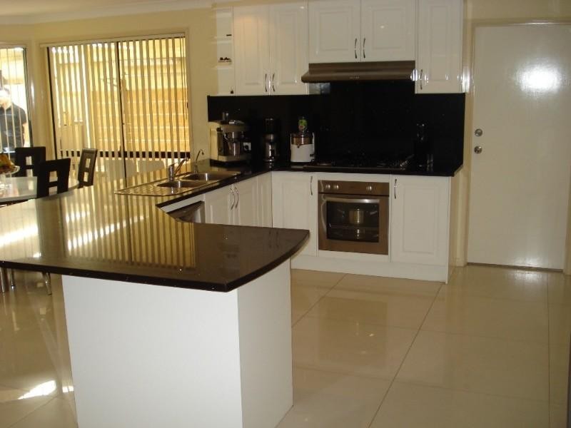 West Hoxton NSW 2171