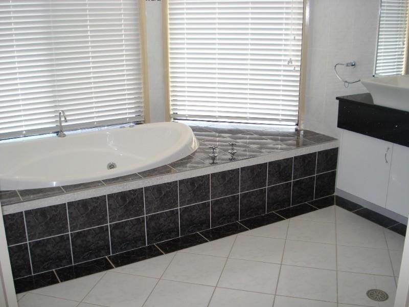 West Hoxton NSW 2171