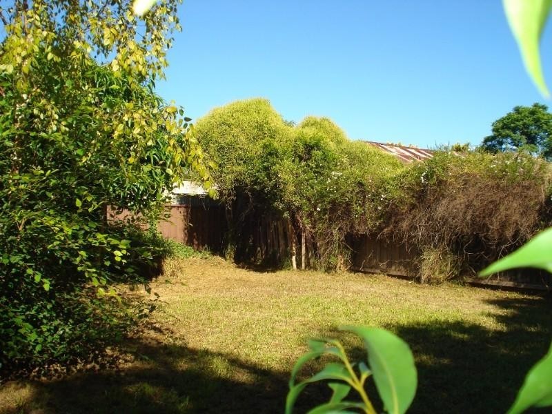 25 Bradshaw Avenue, Moorebank NSW 2170