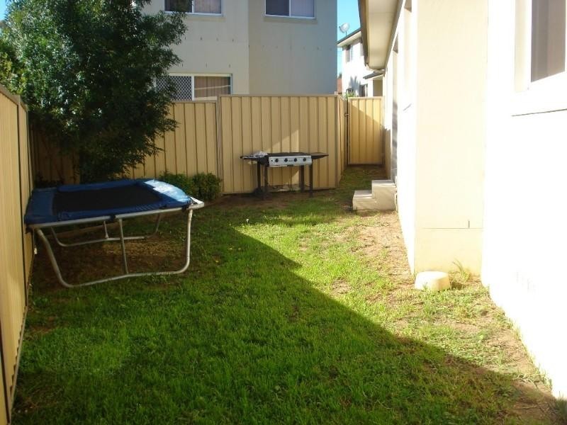 3/2 Lalor Street, Glenfield NSW 2167