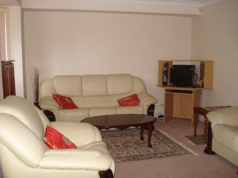 20 Kinchega Court, Wattle Grove NSW 2173