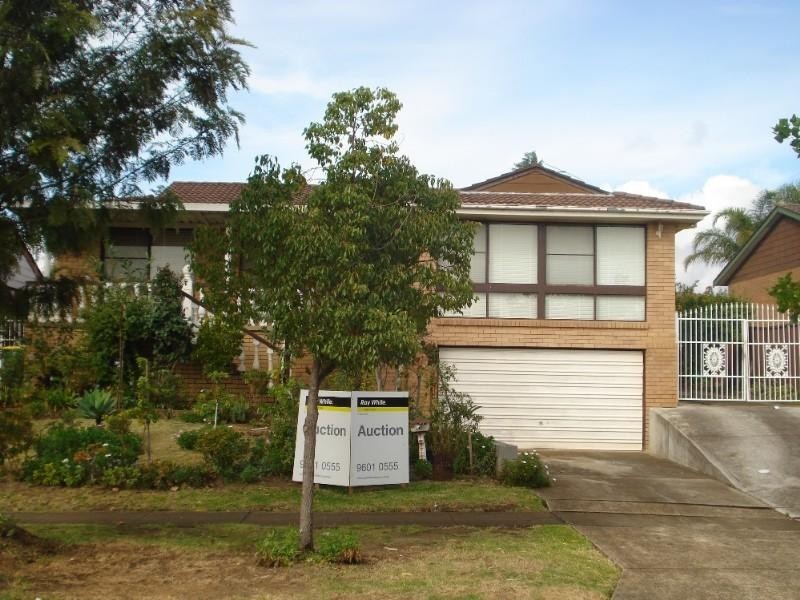 11 Malvern Close, St Johns Park NSW 2176