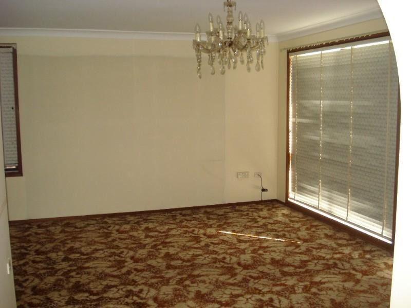 11 Malvern Close, St Johns Park NSW 2176