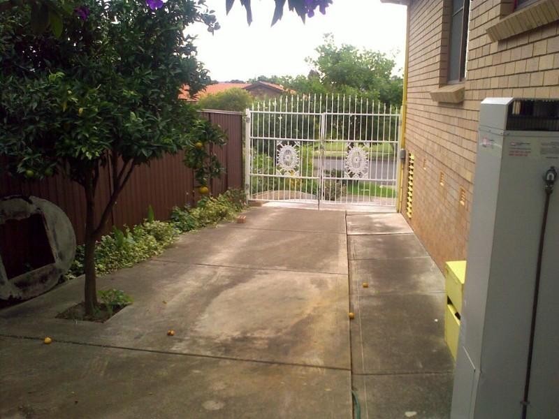 11 Malvern Close, St Johns Park NSW 2176