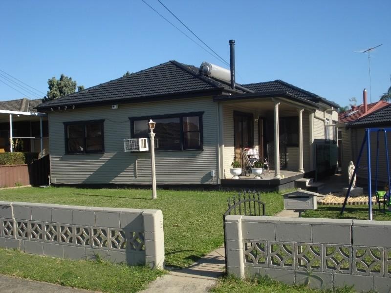 12 Chisholm Street, Smithfield NSW 2164