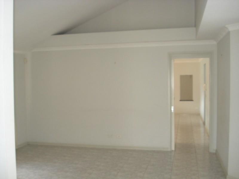 6 Juniper Place, Prestons NSW 2170