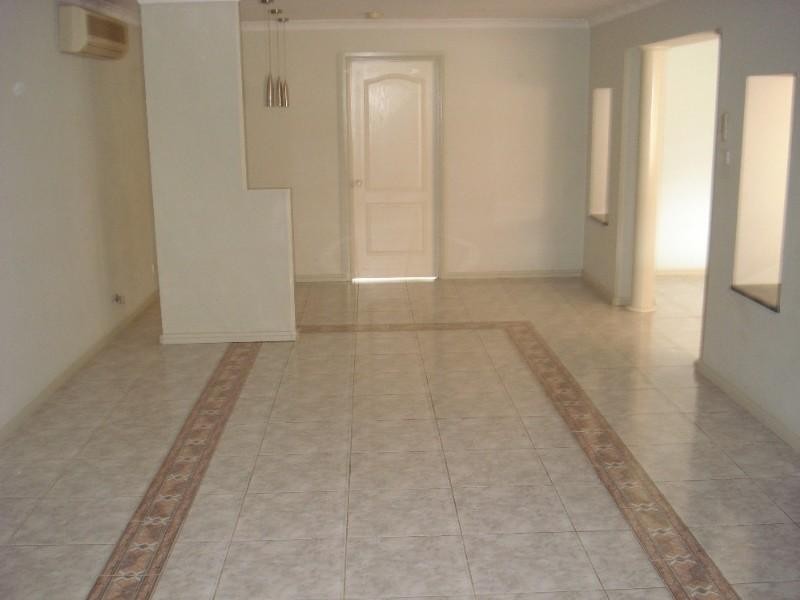 6 Juniper Place, Prestons NSW 2170