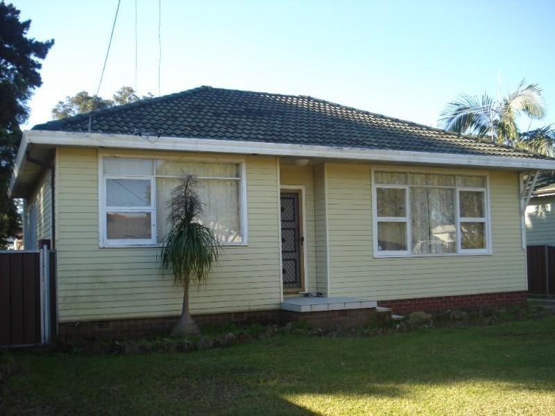 55 Chadwick Crescent, Fairfield West NSW 2165