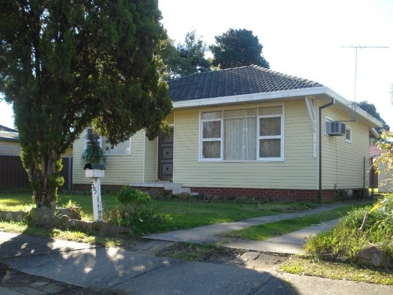 55 Chadwick Crescent, Fairfield West NSW 2165