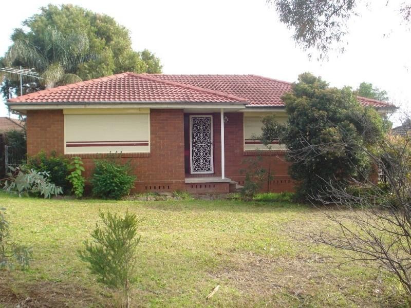 5 Birch Avenue, Casula NSW 2170