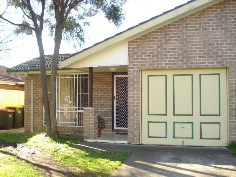 10a Lorikeet Crescent, Green Valley NSW 2168