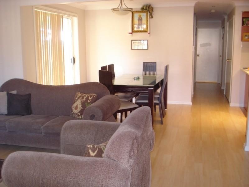 10a Lorikeet Crescent, Green Valley NSW 2168