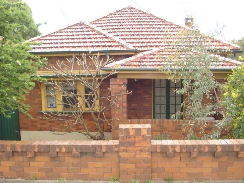 305 Lyons Road, Russell Lea NSW 2046