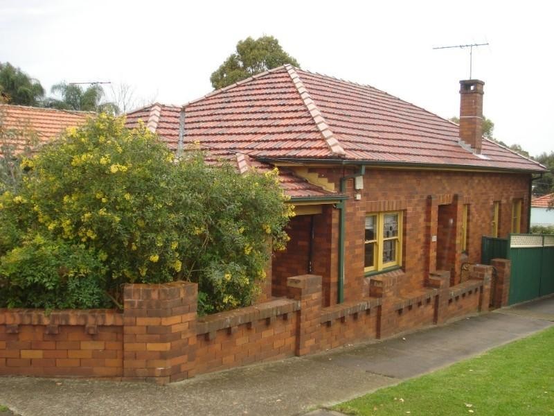 305 Lyons Road, Russell Lea NSW 2046