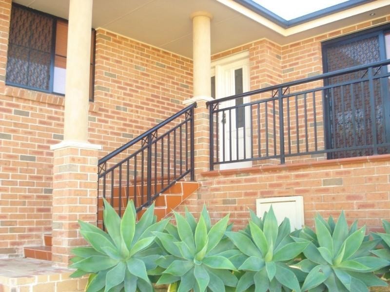 7 Curac Place, Casula NSW 2170