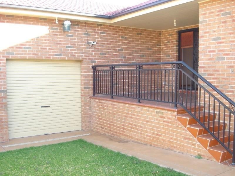 7 Curac Place, Casula NSW 2170