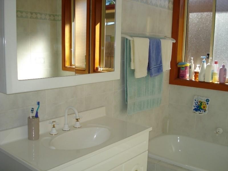 8 Supply Avenue, Lurnea NSW 2170