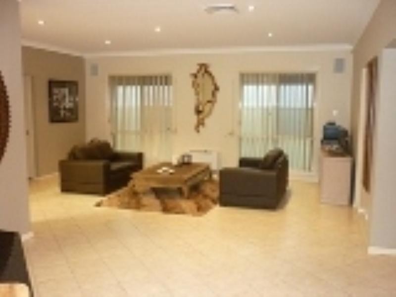 15 Shoreham Crescent, Chipping Norton NSW 2170