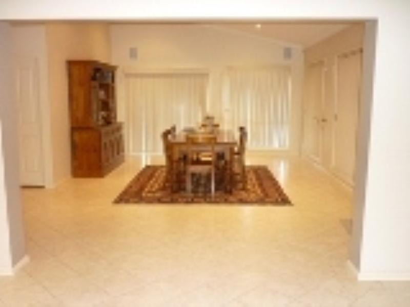 15 Shoreham Crescent, Chipping Norton NSW 2170