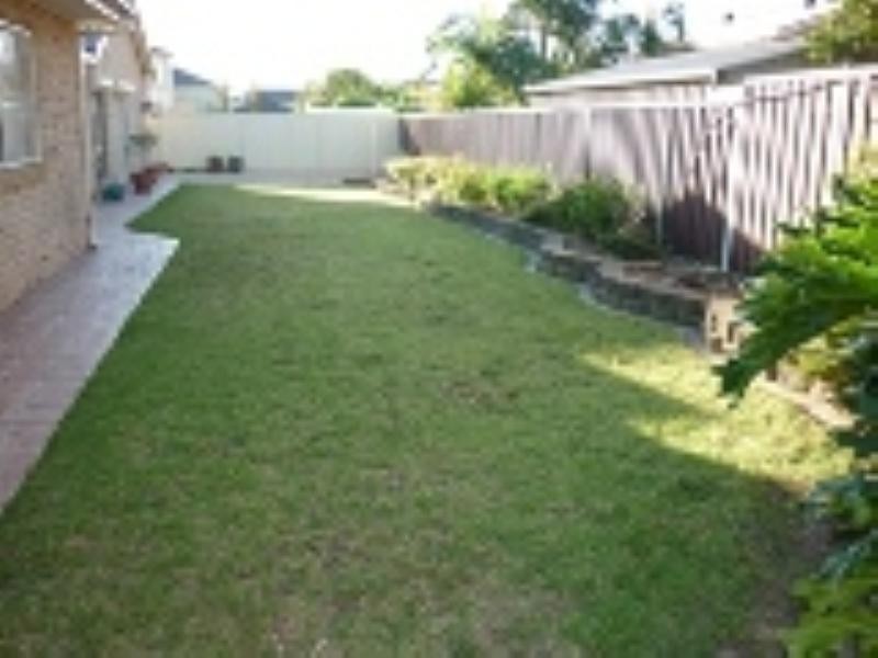 15 Shoreham Crescent, Chipping Norton NSW 2170