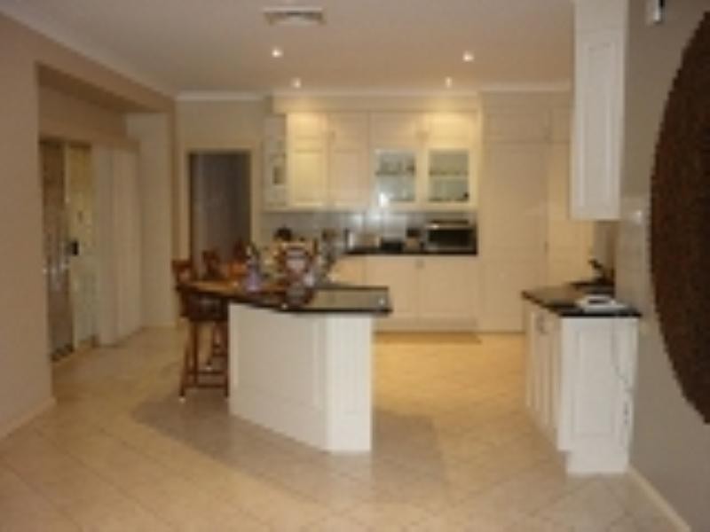 15 Shoreham Crescent, Chipping Norton NSW 2170