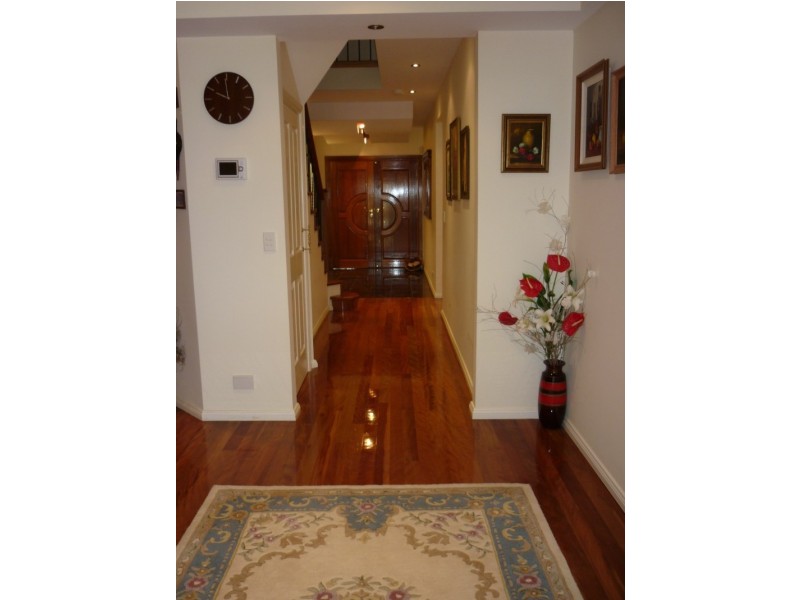 17 Flametree Street, Casula NSW 2170