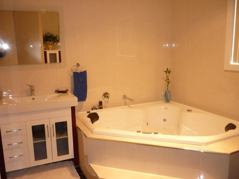 17 Flametree Street, Casula NSW 2170