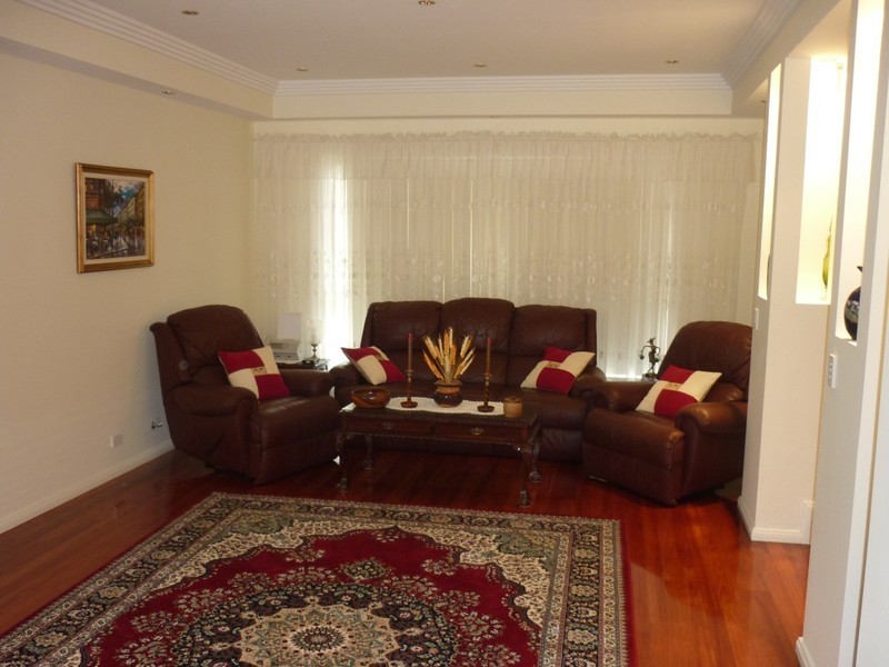 17 Flametree Street, Casula NSW 2170