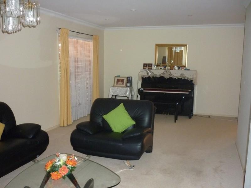 4 Dalton Place, Prestons NSW 2170